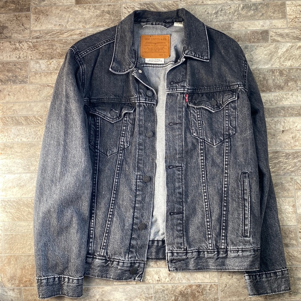 Levi’s Premium “Trucker” Jacket (M)
